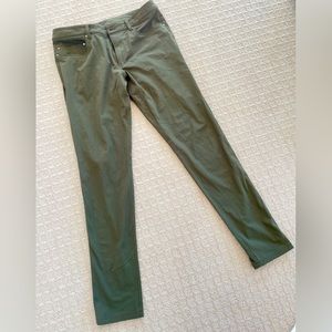 Lululemon Smoke Spruced men’s ABC pant 34